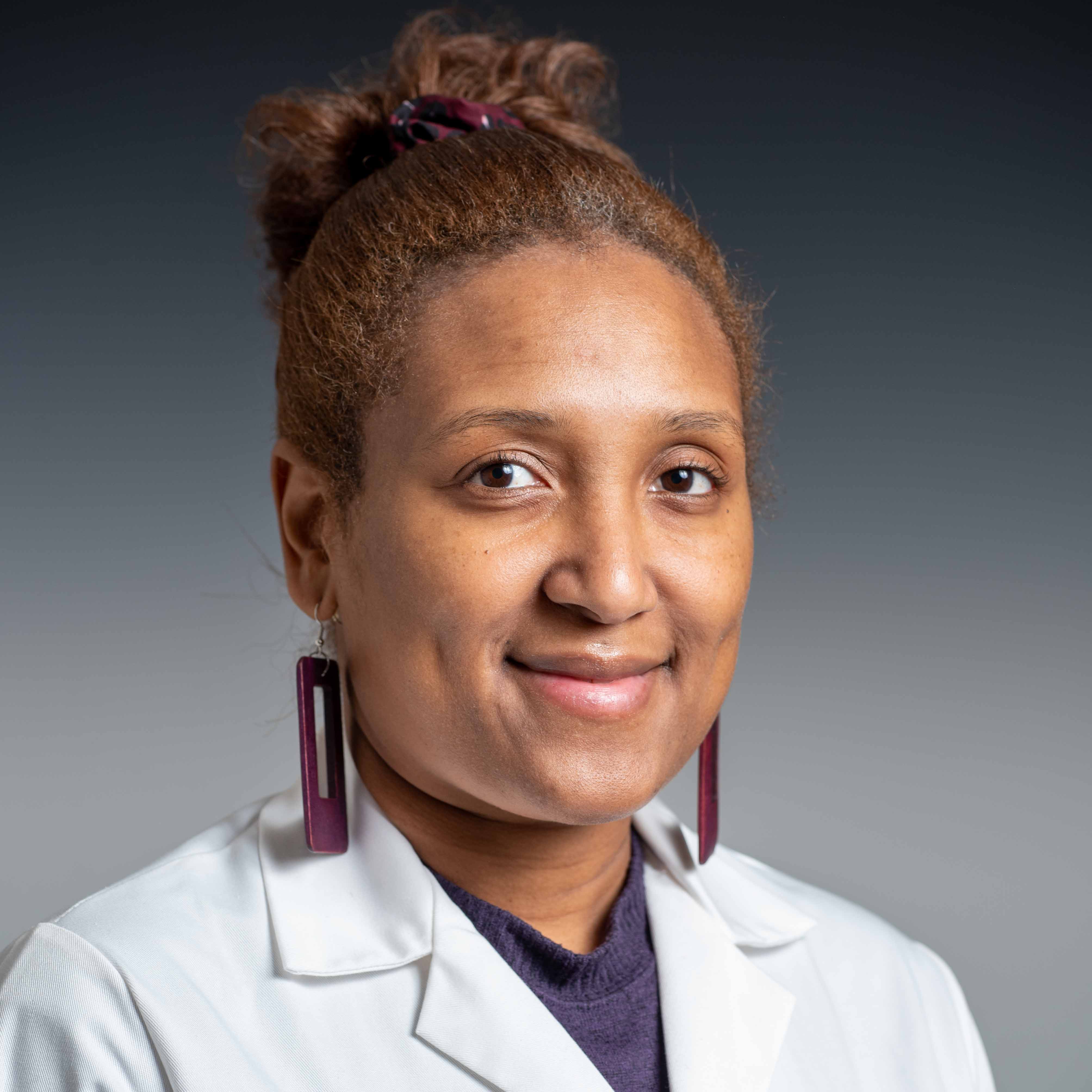 Kera Thomas, portrait